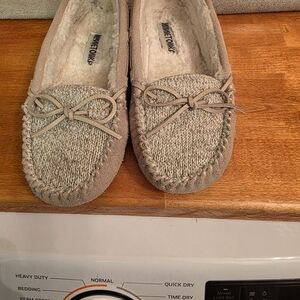 Minnetonka Women's Taupe Moccasins with Bow Accent